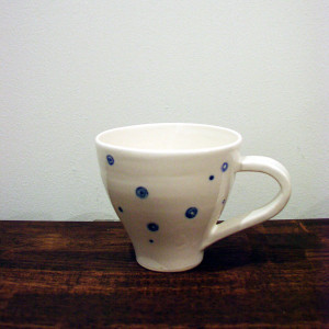 mug blue dot